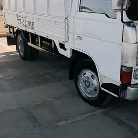 Mitsubishi Chariot 1998