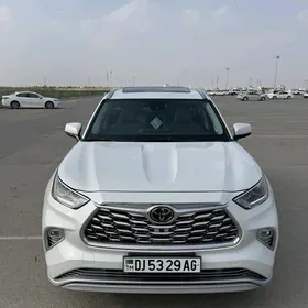 Toyota Highlander 2021