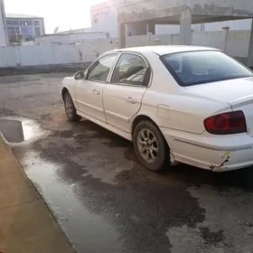 Hyundai Sonata 2003