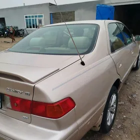Toyota Camry 2000