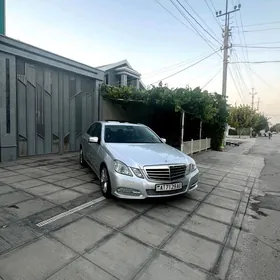 Mercedes-Benz E350 2011