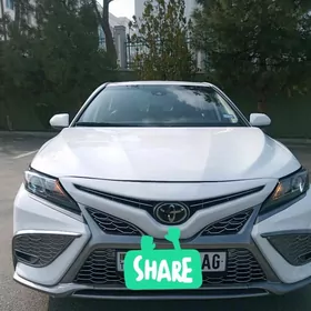 Toyota Camry 2021