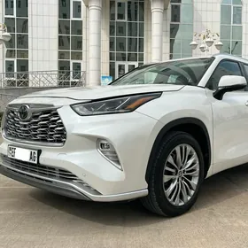 Toyota Highlander 2021