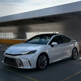 Toyota Camry 2025