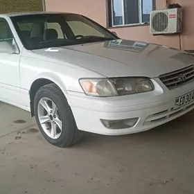 Toyota Camry 2000