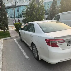 Toyota Camry 2012