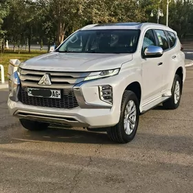 Mitsubishi Pajero 2021