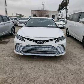 Toyota Camry 2022