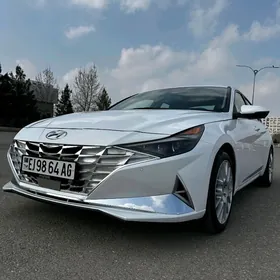 Hyundai Elantra 2022
