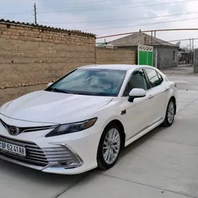 Toyota Camry 2021
