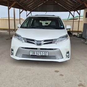 Toyota Sienna 2020