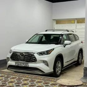 Toyota Highlander 2020