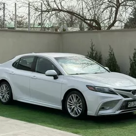Toyota Camry 2021