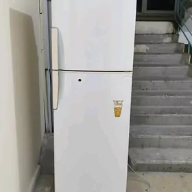 Holodilnik ( Hitachi)