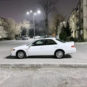Toyota Camry 2000