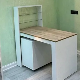 Маникюрные столы