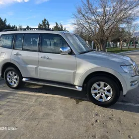 Mitsubishi Pajero 2017