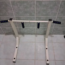 Турник настенный