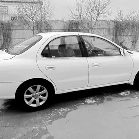 Hyundai Elantra 1998