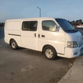 Nissan Urvan 2005
