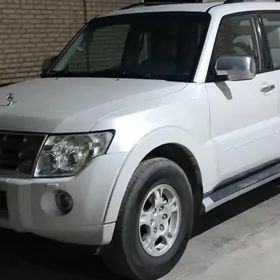 Mitsubishi Pajero 2008