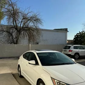 Hyundai Elantra 2020