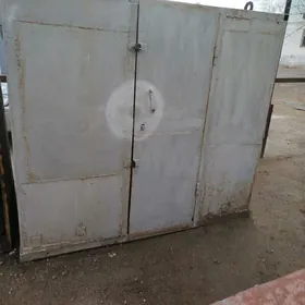 железный шкаф