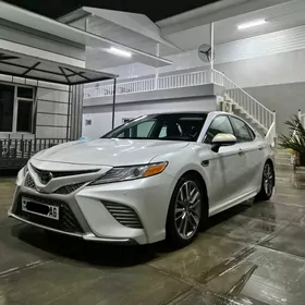 Toyota Camry 2020
