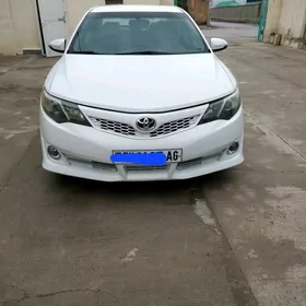 Toyota Camry 2013