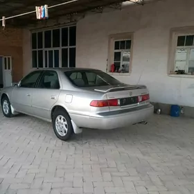 Toyota Camry 2001