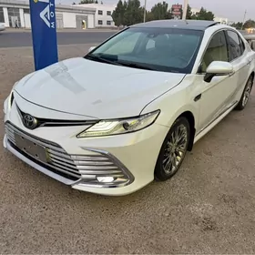 Toyota Camry 2024