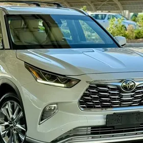 Toyota Highlander 2020