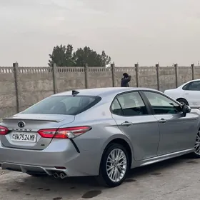Toyota Camry 2019