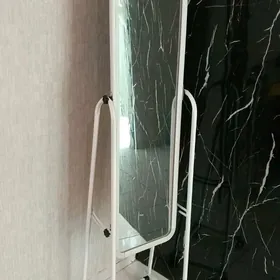 ýuz görülýän aýna