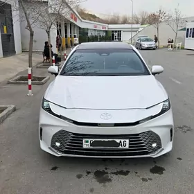 Toyota Camry 2025