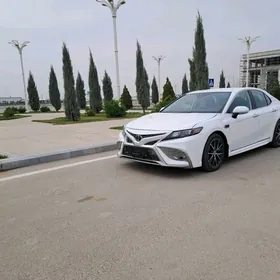 Toyota Camry 2021