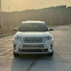 Toyota Highlander 2019