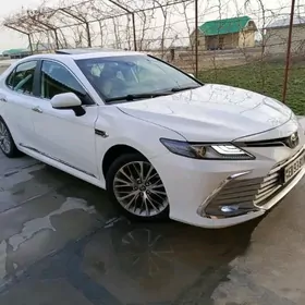 Toyota Camry 2020
