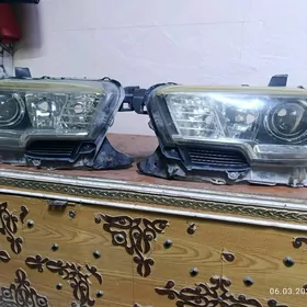 фары такома 16-23год