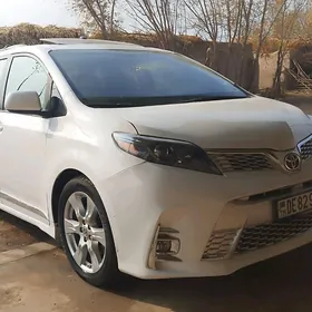 Toyota Sienna 2017