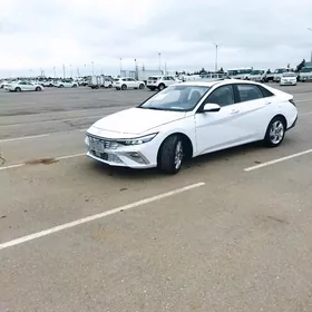 Hyundai Elantra 2025