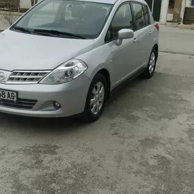 Nissan Tiida 2008