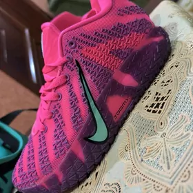 баскетбольные кроссовки