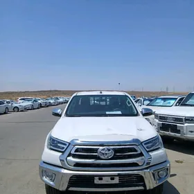Toyota Hilux 2025