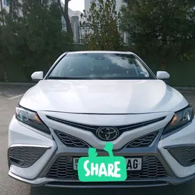 Toyota Camry 2021