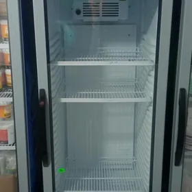 Uğur vitrina holodilnik