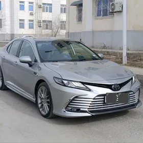 Toyota Camry 2020