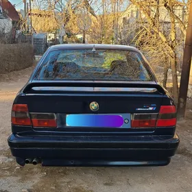 BMW 525 1990