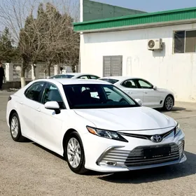 Toyota Camry 2021