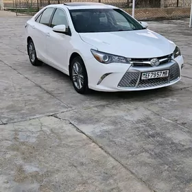 Toyota Camry 2016